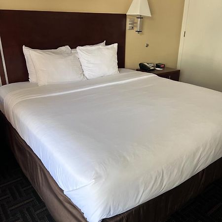 Quality Inn Fresno Near University Εξωτερικό φωτογραφία