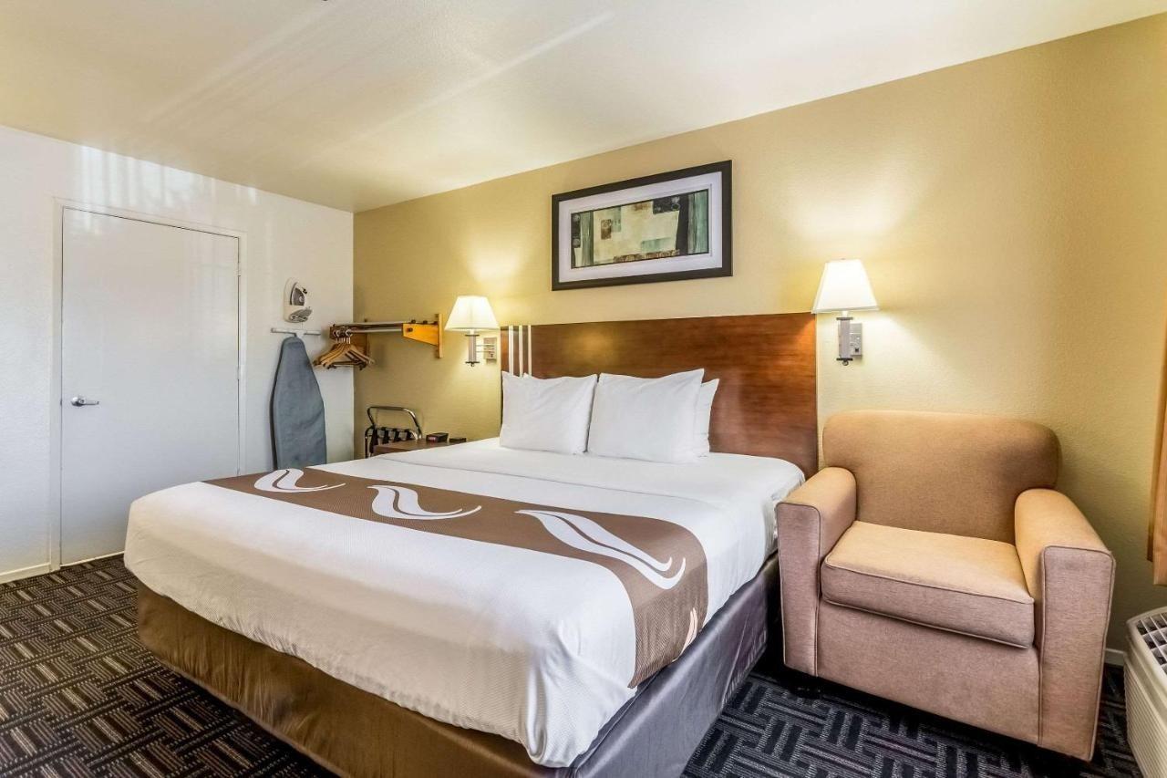 Quality Inn Fresno Near University Εξωτερικό φωτογραφία