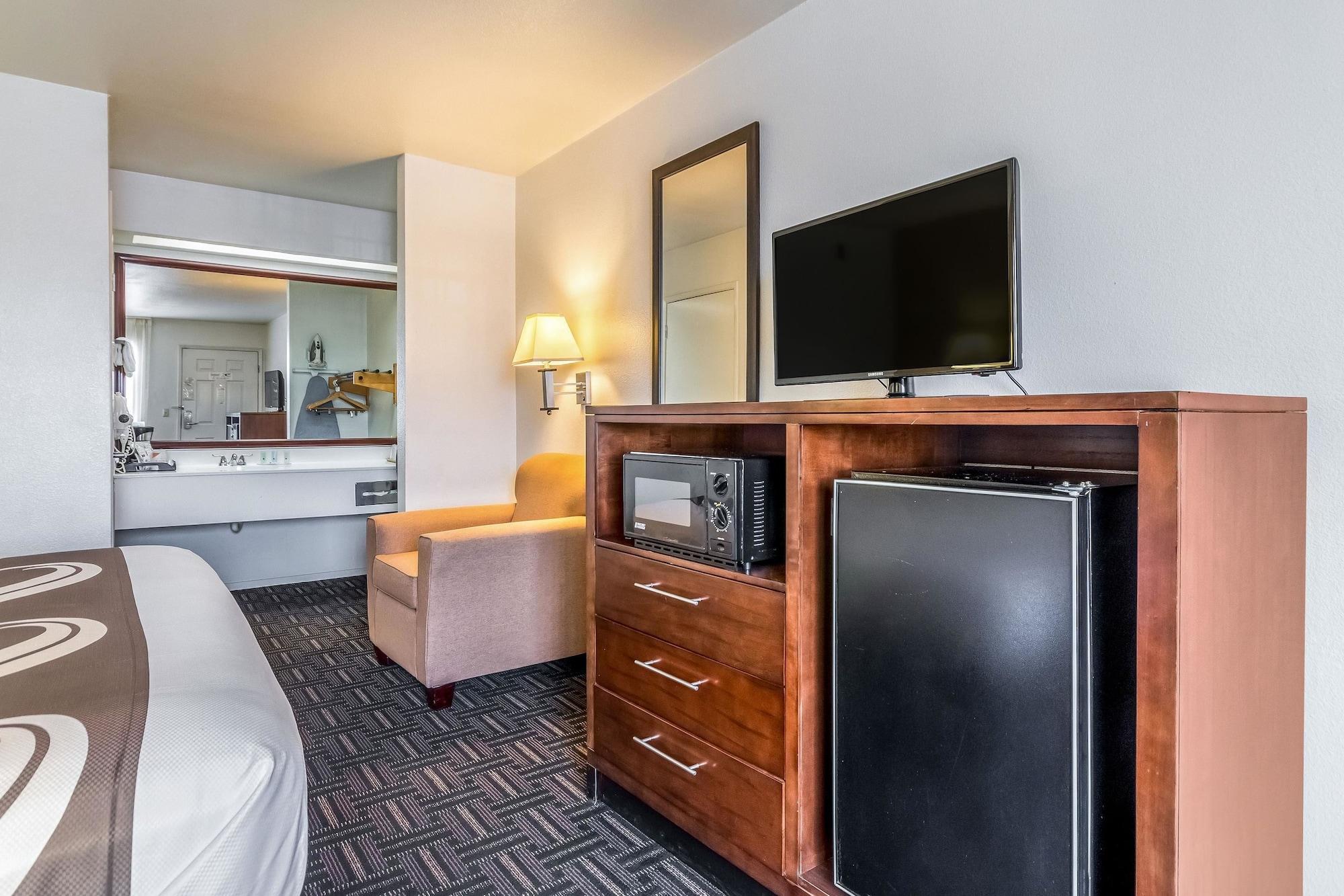 Quality Inn Fresno Near University Εξωτερικό φωτογραφία