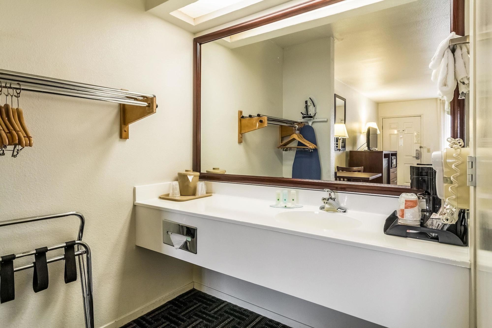 Quality Inn Fresno Near University Εξωτερικό φωτογραφία