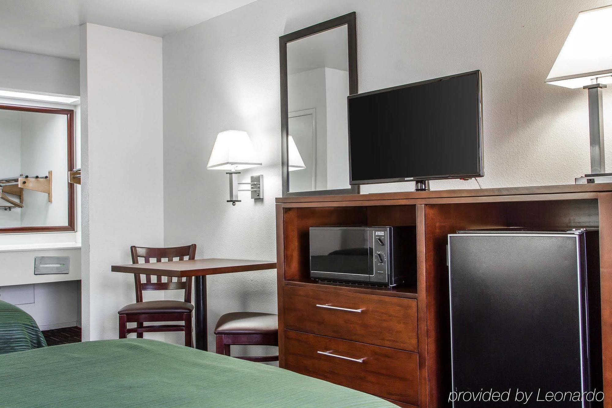 Quality Inn Fresno Near University Εξωτερικό φωτογραφία