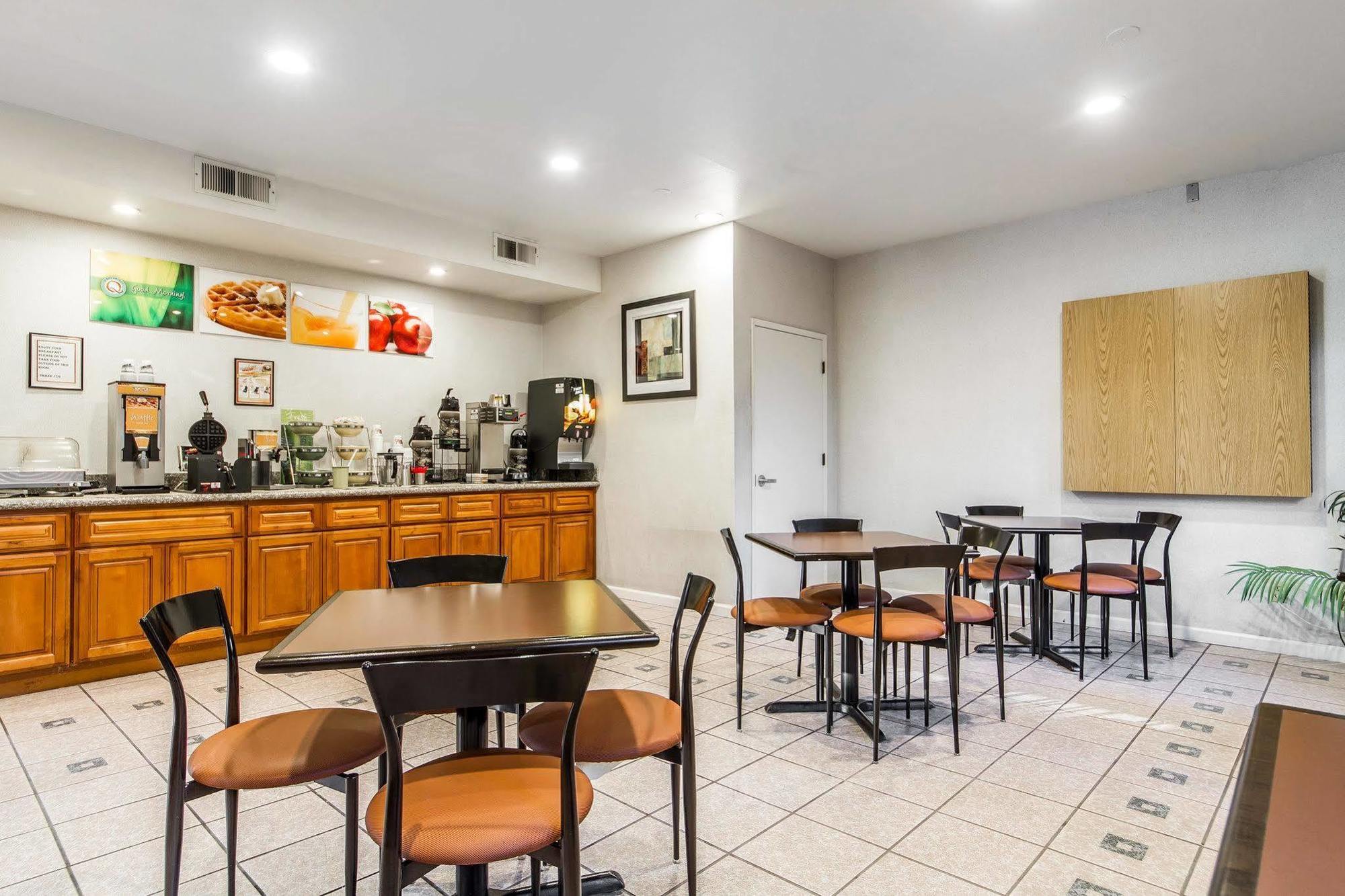 Quality Inn Fresno Near University Εξωτερικό φωτογραφία