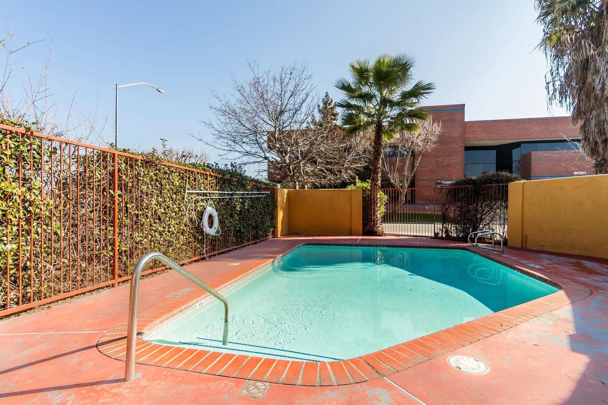 Quality Inn Fresno Near University Εξωτερικό φωτογραφία