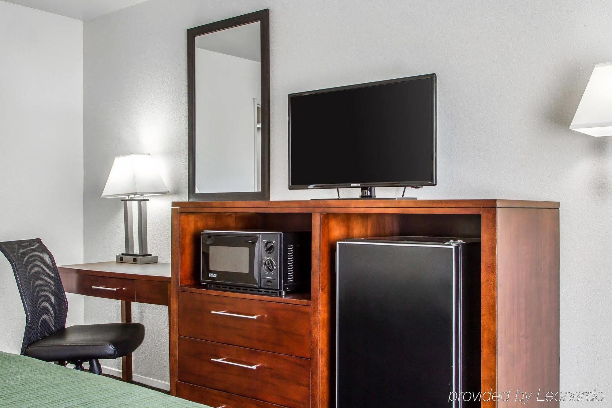 Quality Inn Fresno Near University Εξωτερικό φωτογραφία