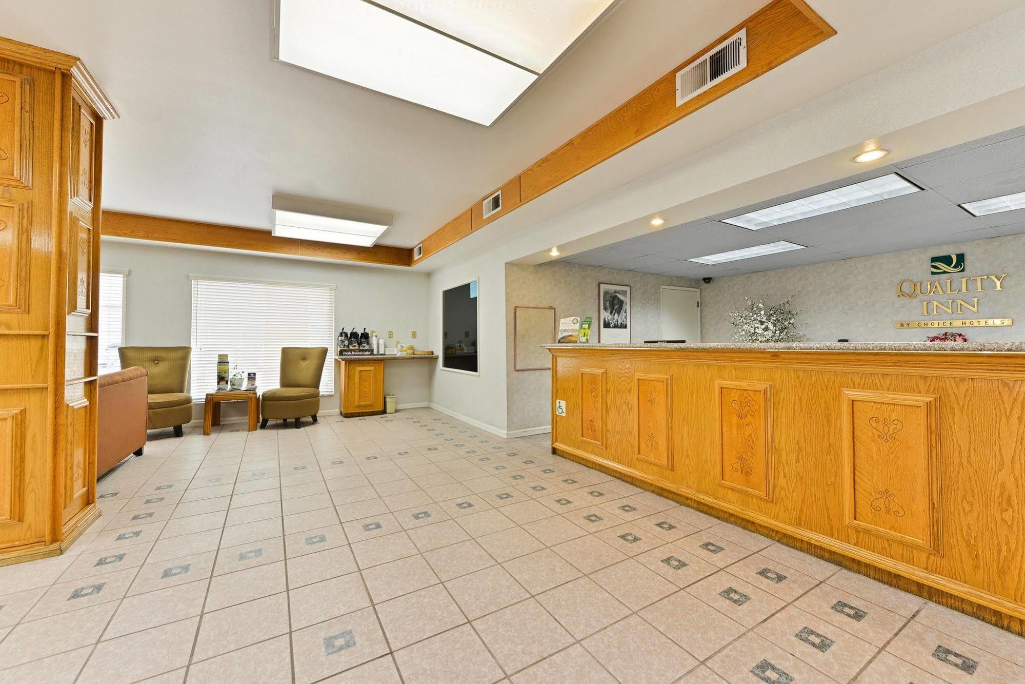 Quality Inn Fresno Near University Εξωτερικό φωτογραφία