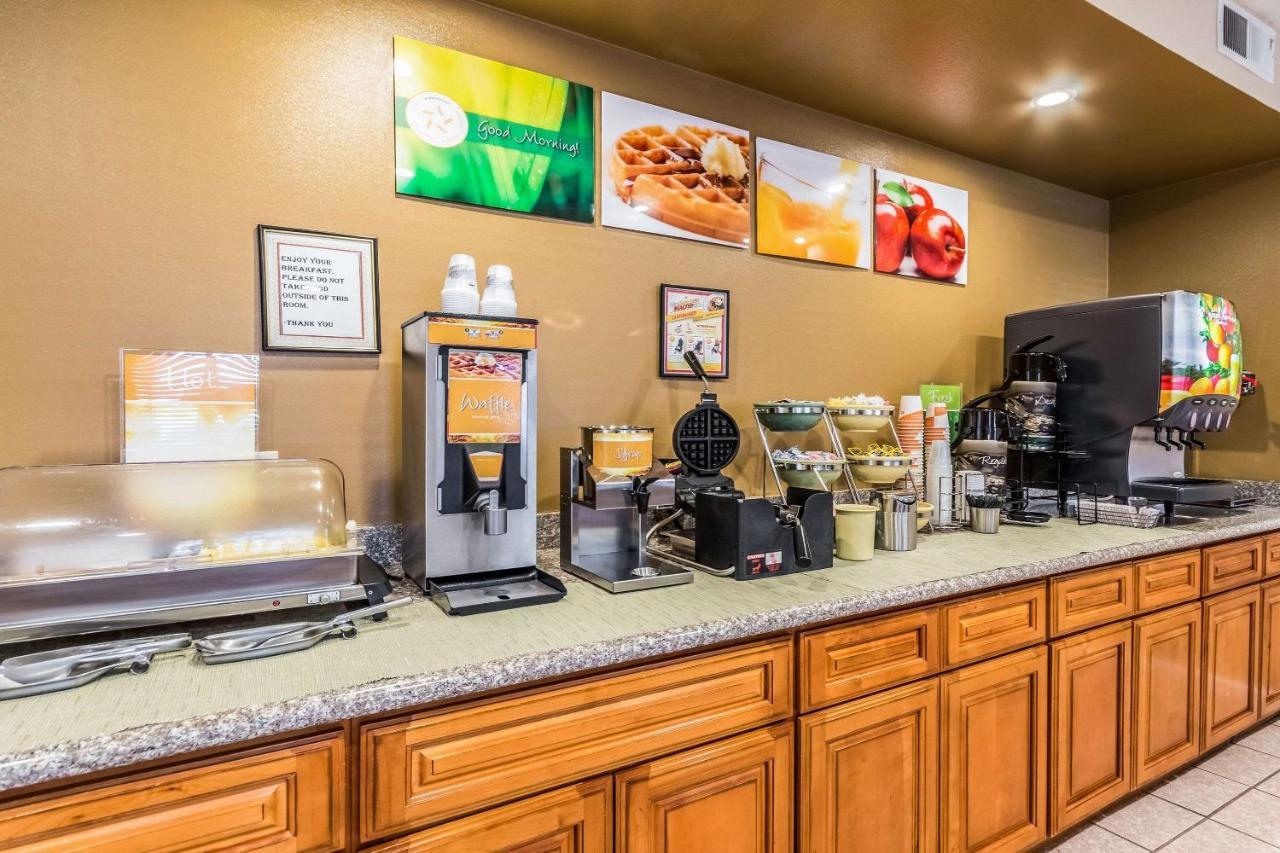 Quality Inn Fresno Near University Εξωτερικό φωτογραφία