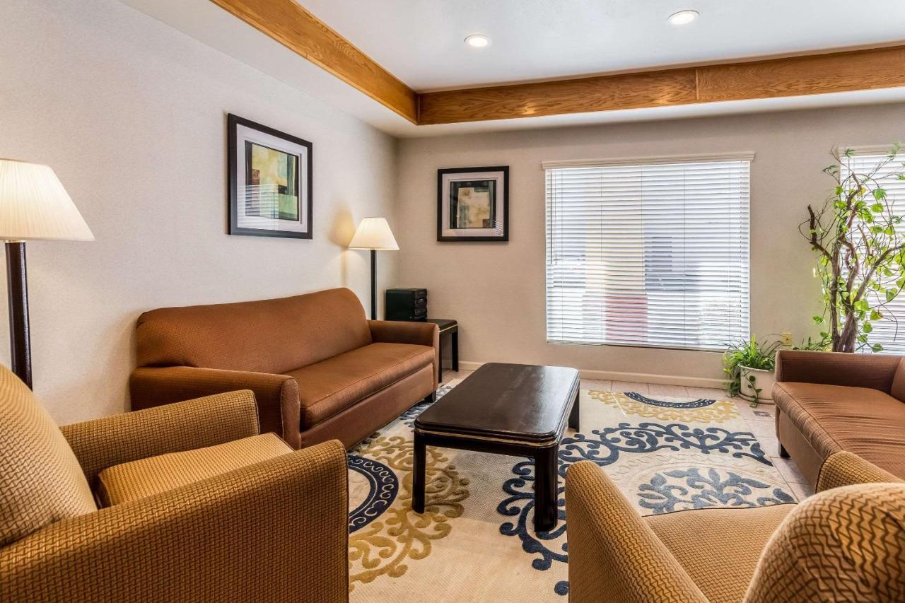Quality Inn Fresno Near University Εξωτερικό φωτογραφία