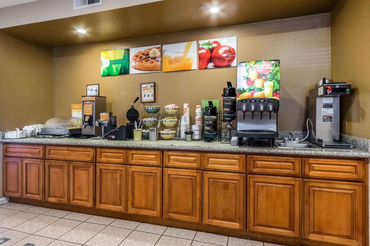 Quality Inn Fresno Near University Εξωτερικό φωτογραφία